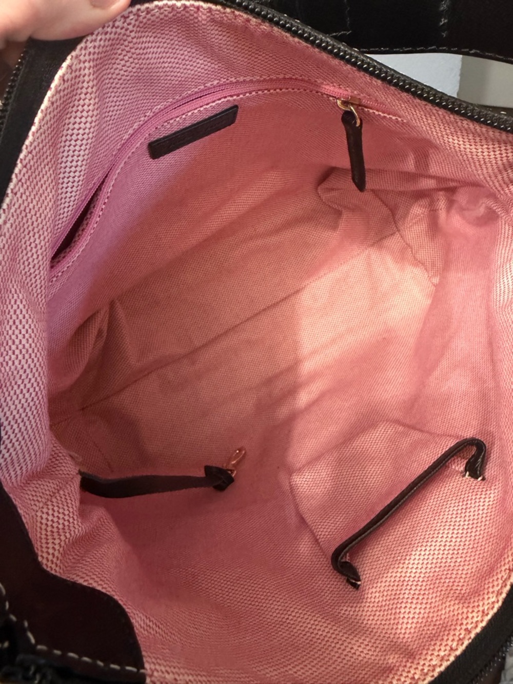 Dooney & Bourke - Picture 3 of 6